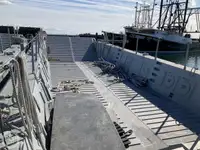 Десантен кораб, танкер за продажба