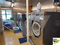 Плаващ хотел за продажба