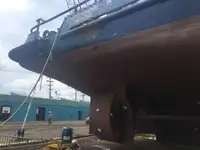 Хладилен кораб за продажба