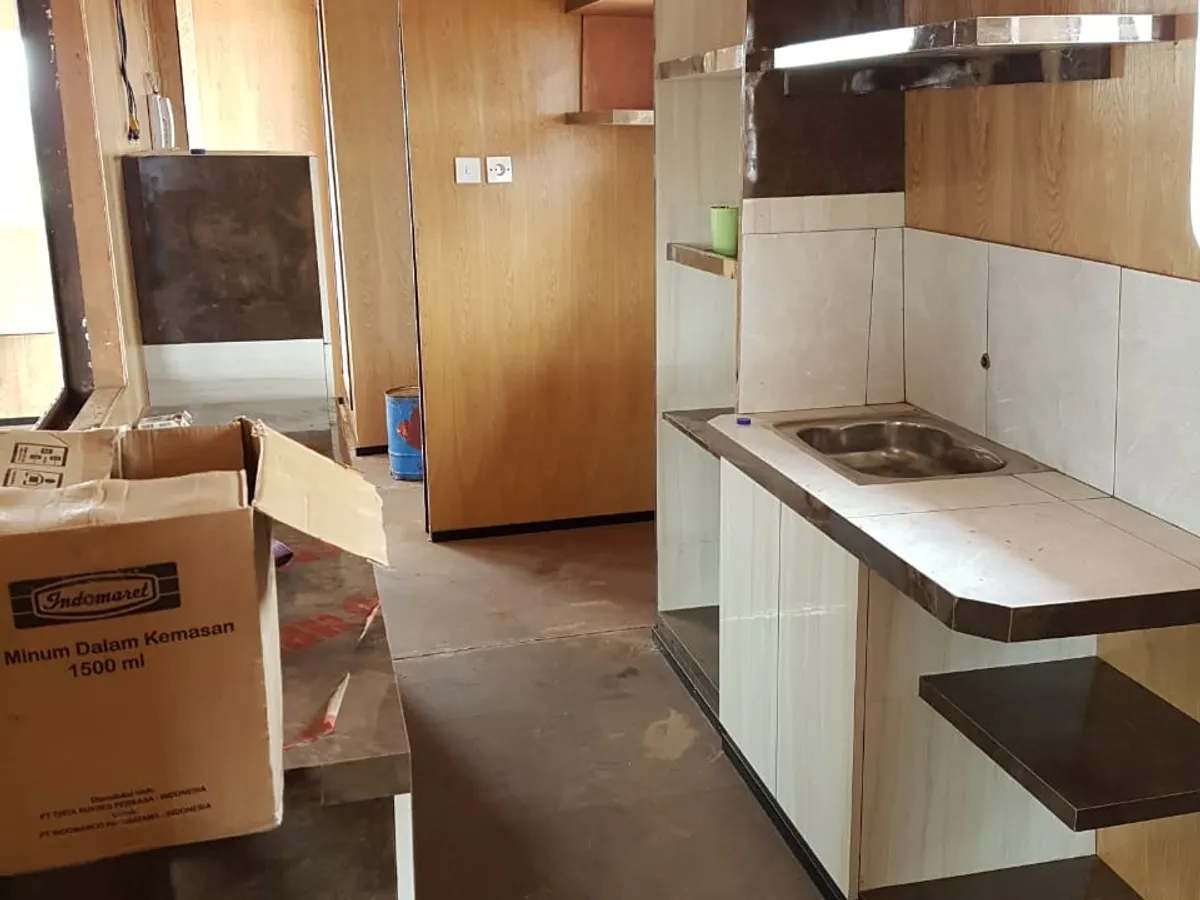 Десантен кораб, танкер за продажба
