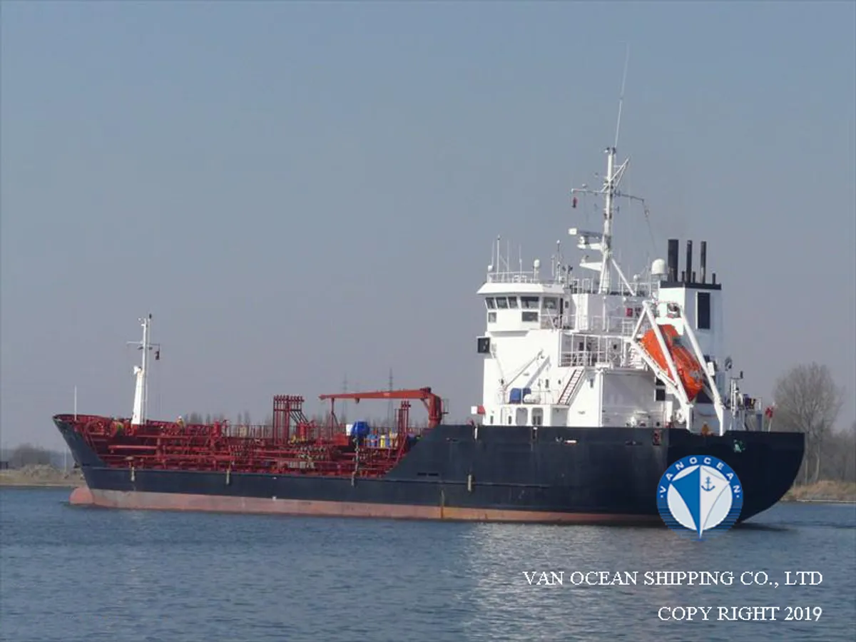 Танкер за нефт/химикали за продажба