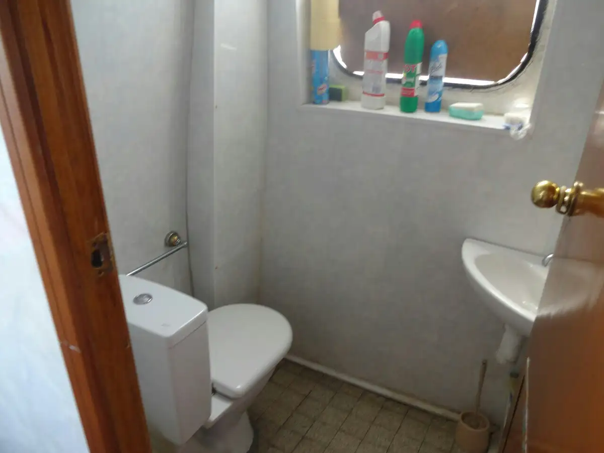 Пътнически кораб за продажба