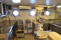 Контейнеровоз за продажба