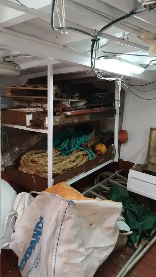 Буксир за продажба