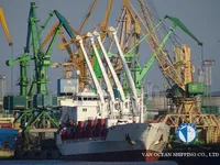 Хладилен кораб за продажба
