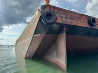 Баржа за продажба