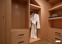 Яхта за продажба