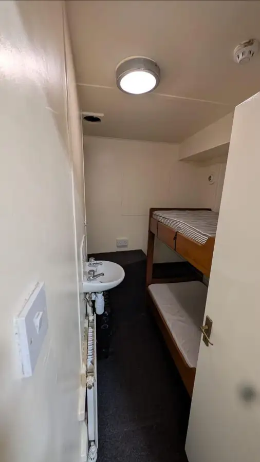 Кораб за проучване за продажба