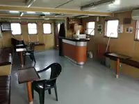 Десантен кораб, танкер за продажба