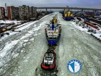Хладилен кораб за продажба