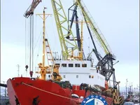 Хладилен кораб за продажба