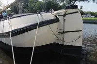 Баржа за продажба
