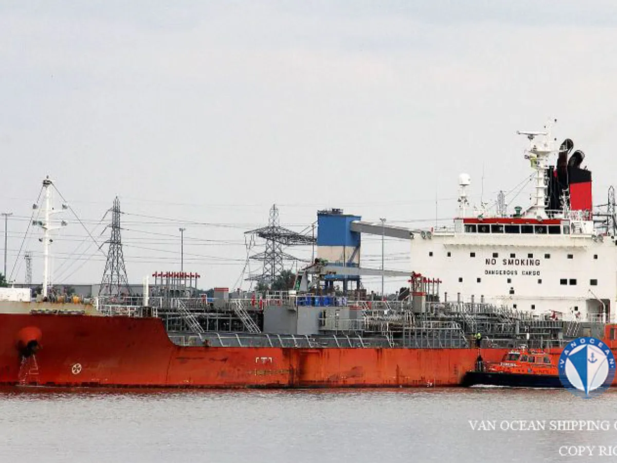 Танкер за нефт/химикали за продажба