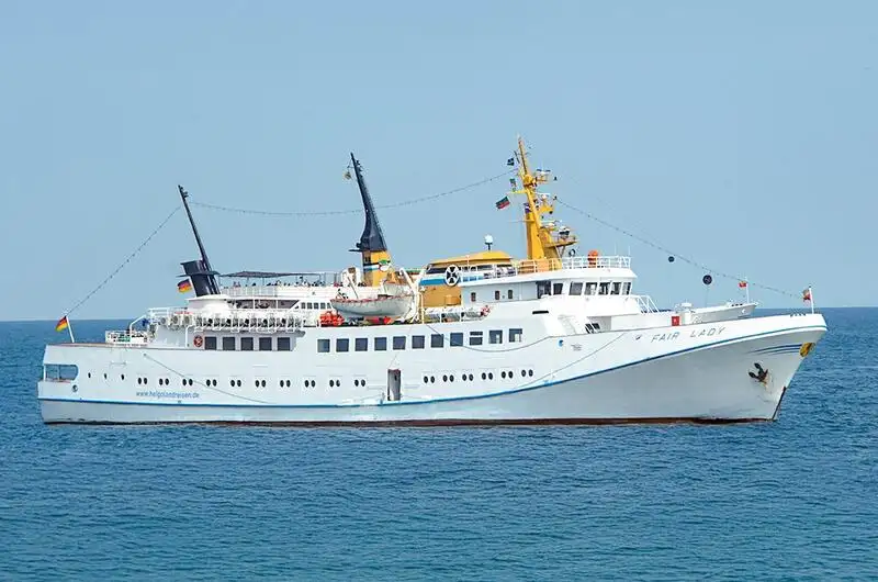 Круизен кораб за продажба