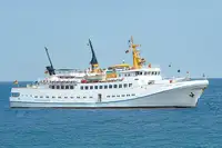 Круизен кораб за продажба