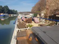 Баржа за продажба