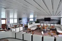 Десантен кораб, танкер за продажба