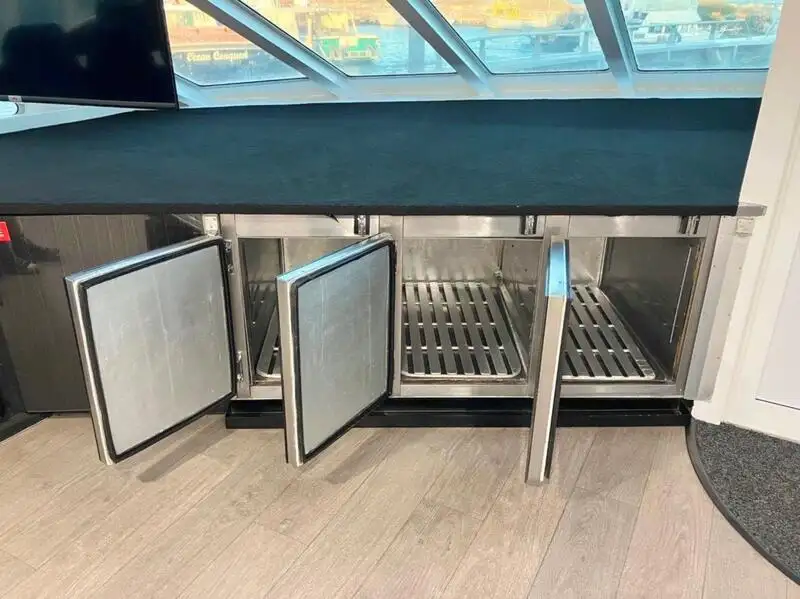 Круизен кораб за продажба