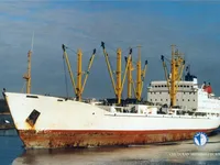 Хладилен кораб за продажба