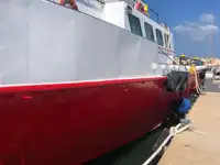 Контейнеровоз за продажба