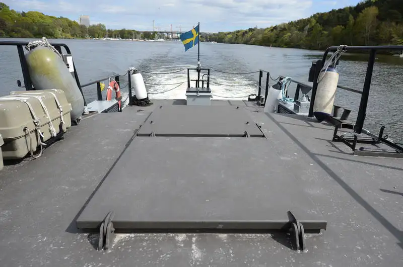 Военни кораби за продажба