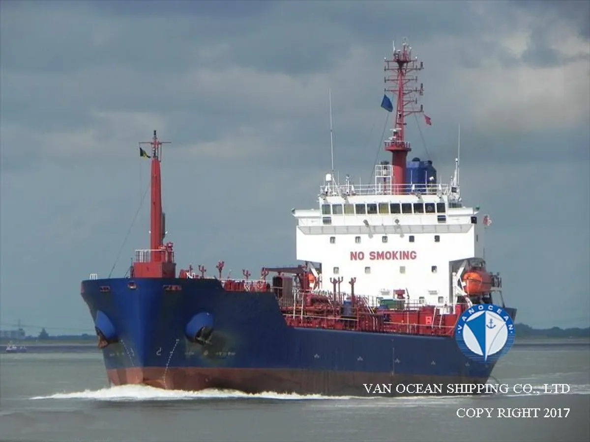 Танкер за нефт/химикали за продажба