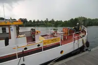 Круизен кораб за продажба