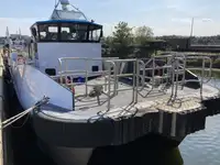Контейнеровоз за продажба