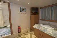 Круизен кораб за продажба