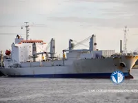 Хладилен кораб за продажба