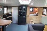 Плавущ хотел за продажба