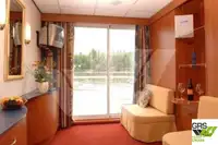 Круизен кораб за продажба