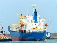 Хладилен кораб за продажба