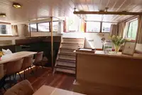 Плавущ хотел за продажба