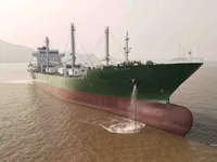 Хладилен кораб за продажба