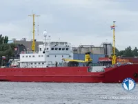Хладилен кораб за продажба