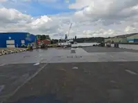 Баржа за продажба