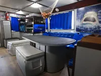 Изследователски кораб за продажба