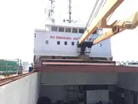 Хладилен кораб за продажба