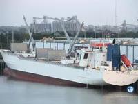 Хладилен кораб за продажба