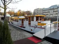 Круизен кораб за продажба