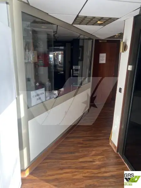 Круизен кораб за продажба