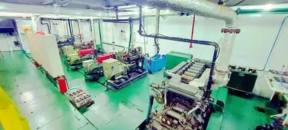 Десантен кораб, танкер за продажба