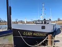 Буксир за продажба