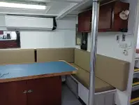 Контейнеровоз за продажба