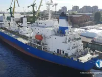 Хладилен кораб за продажба