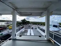 Круизен кораб за продажба