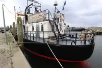 Пътнически кораб за продажба