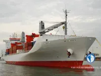 Хладилен кораб за продажба