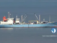 Хладилен кораб за продажба
